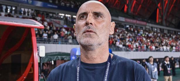 B体育官网app-球队主教练接受了媒体的采访，谈论了战术布置