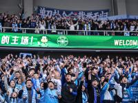 B体育官网-国内职业足球比赛赛程激烈，球员们拼尽全力的简单介绍