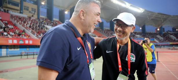 B体育中国官网-苏宁主场逼平建业，争夺前四位置