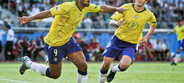 包含美洲足球豪门交锋,比赛前景无限精彩的词条