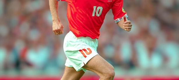 B体育官方-足球盛宴:荷兰队夺得锦标赛冠军