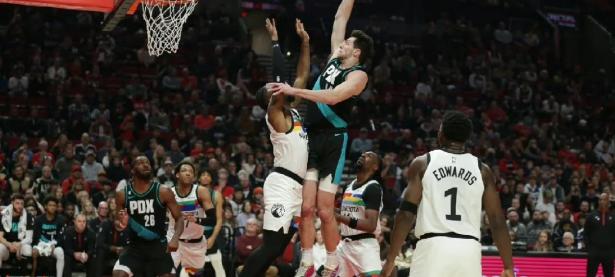 B体育官方-包含开拓者战胜独行侠，利拉德和麦科勒姆双双进账超20分的词条