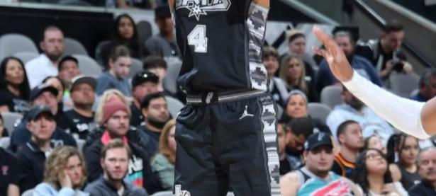 B体育网页版-篮网主场负于马刺，遭遇三连败