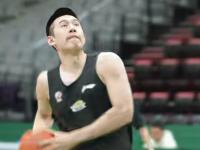 B体育app下载-CBA球员齐聚训练场，奋力备战新赛季的简单介绍