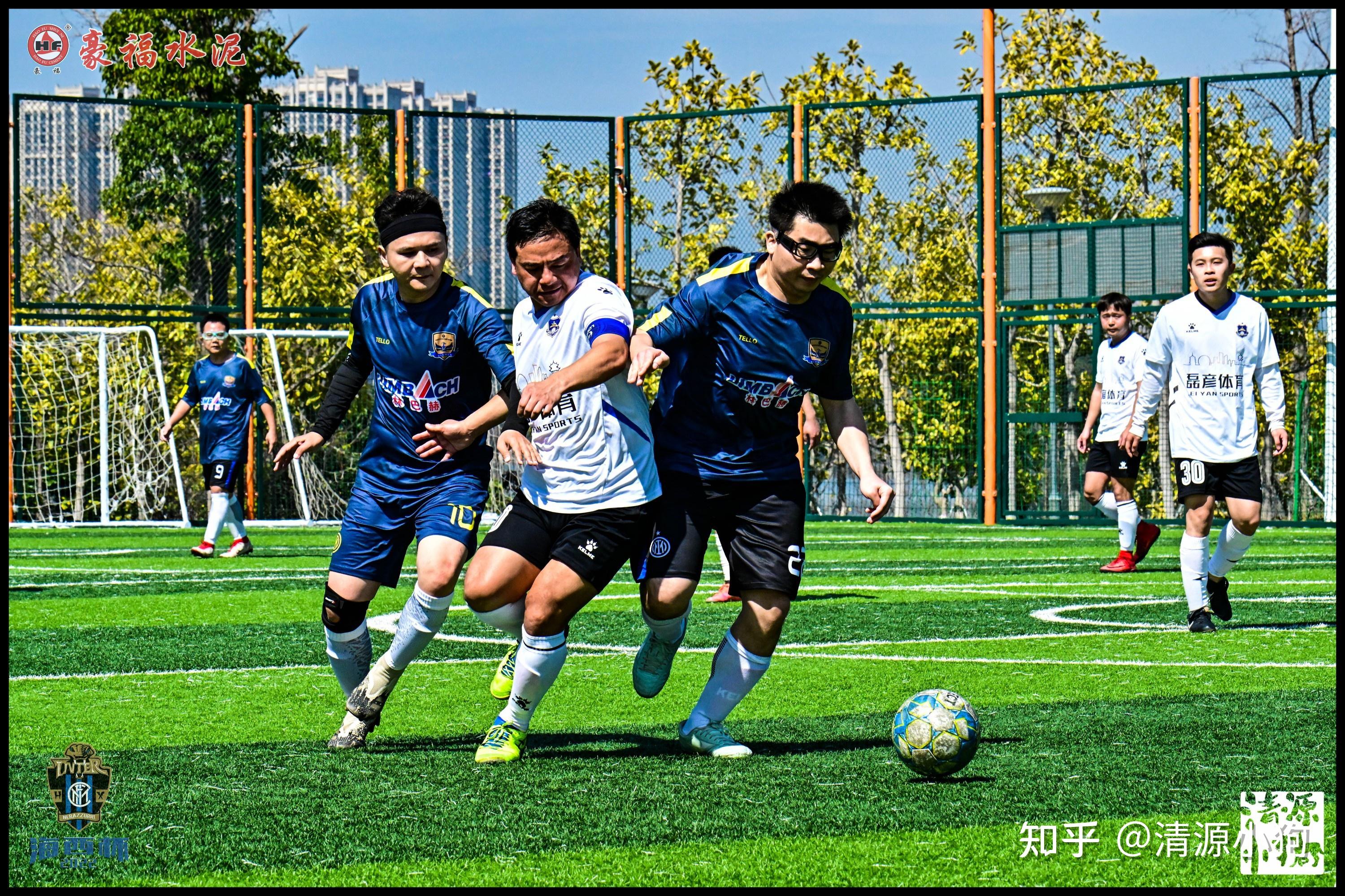 新一场国际足球赛事引发广泛讨论，球迷热情高涨的简单介绍