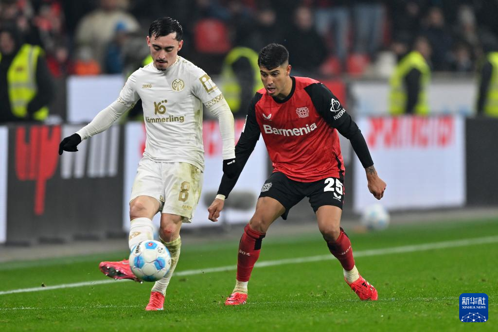 美因茨客场战胜对手,提升士气备战下一场比赛的简单介绍 美因茨客场战胜对手,提升士气备战下一场比赛的简单介绍