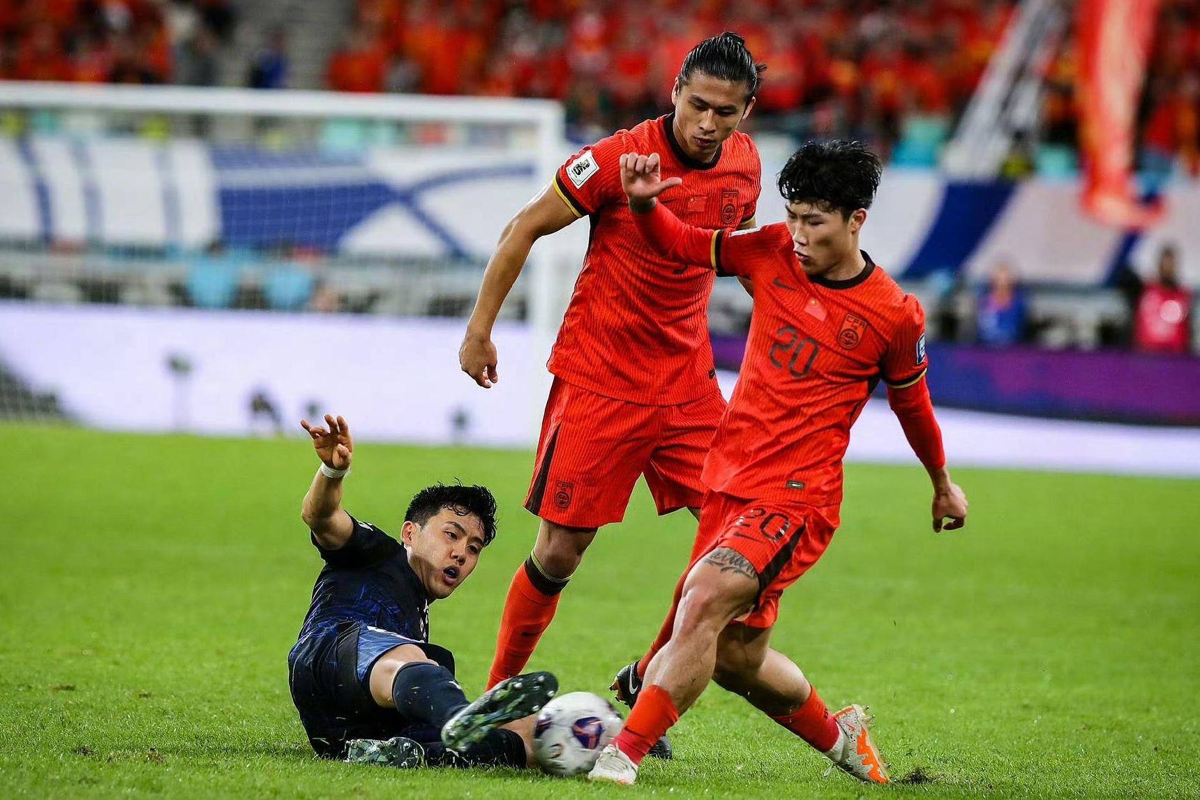 亚洲球员突破历史记录,成为焦点 亚洲球员突破历史记录,成为焦点