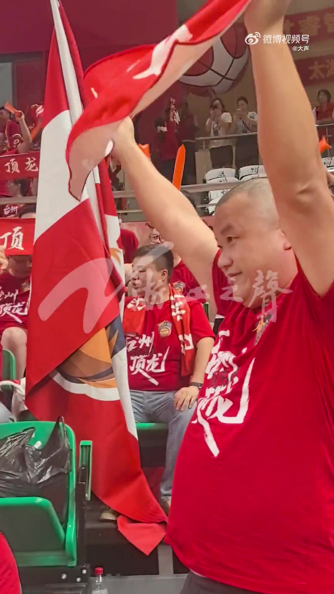 国内篮球联赛热度不减，球迷热情高涨的简单介绍