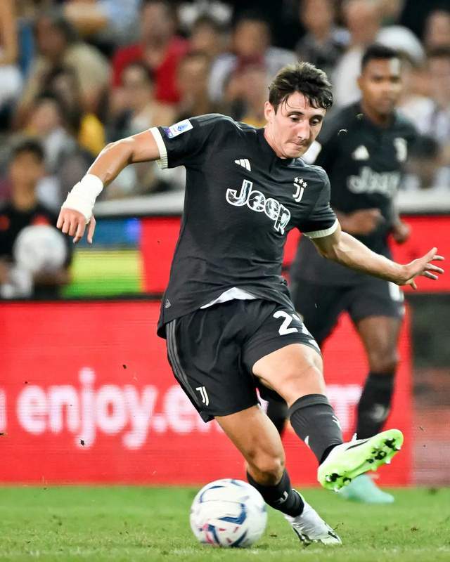 包含尤文图斯后防稳固，意甲豪门赛季表现令人期待的词条