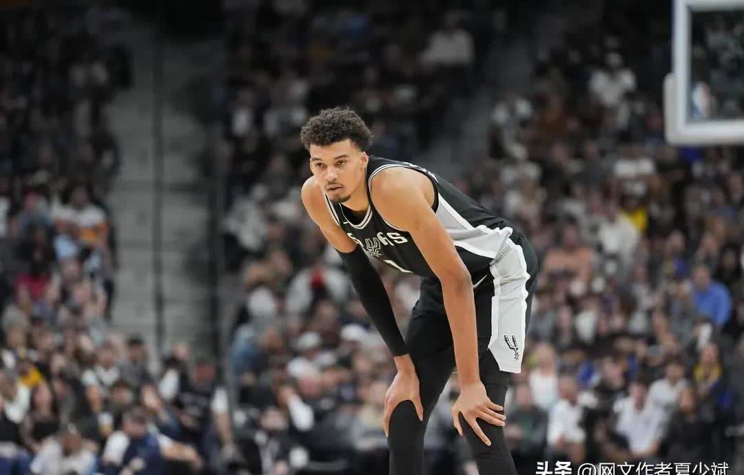 猛龙主场大胜马刺，稳坐东部第一