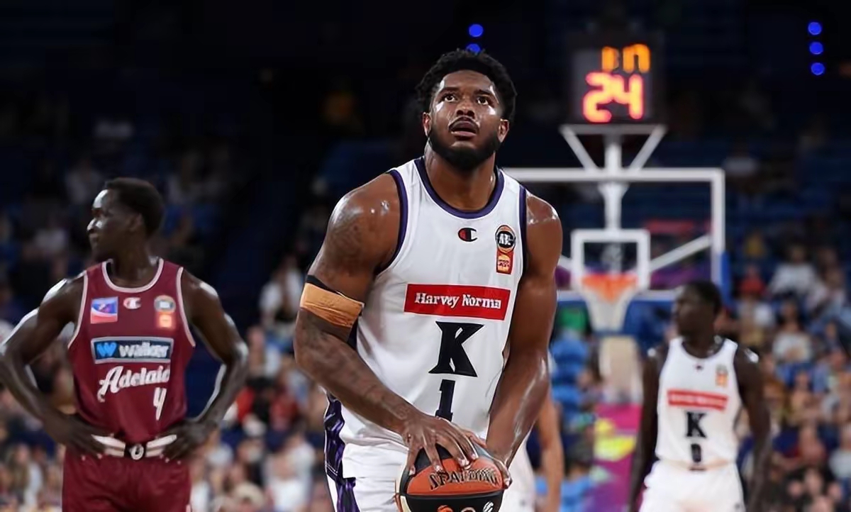 鹈鹕队前锋球员连续两场狂砍+得分的简单介绍