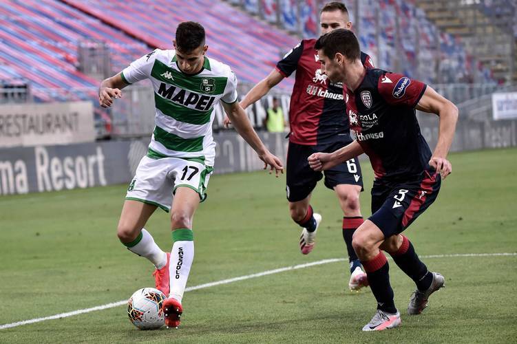 卡利亚里中场组织发挥关键作用，助球队居于前列的简单介绍