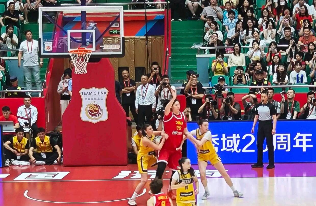 外线火力全开，球队三分球命中率直逼百分之五十！的简单介绍