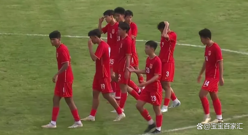 上港门将脱手送礼，造成惨痛失利遗憾