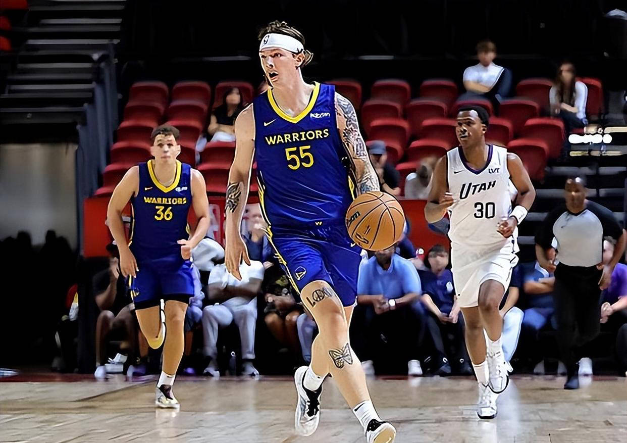 新秀球员在场上展现出色表现