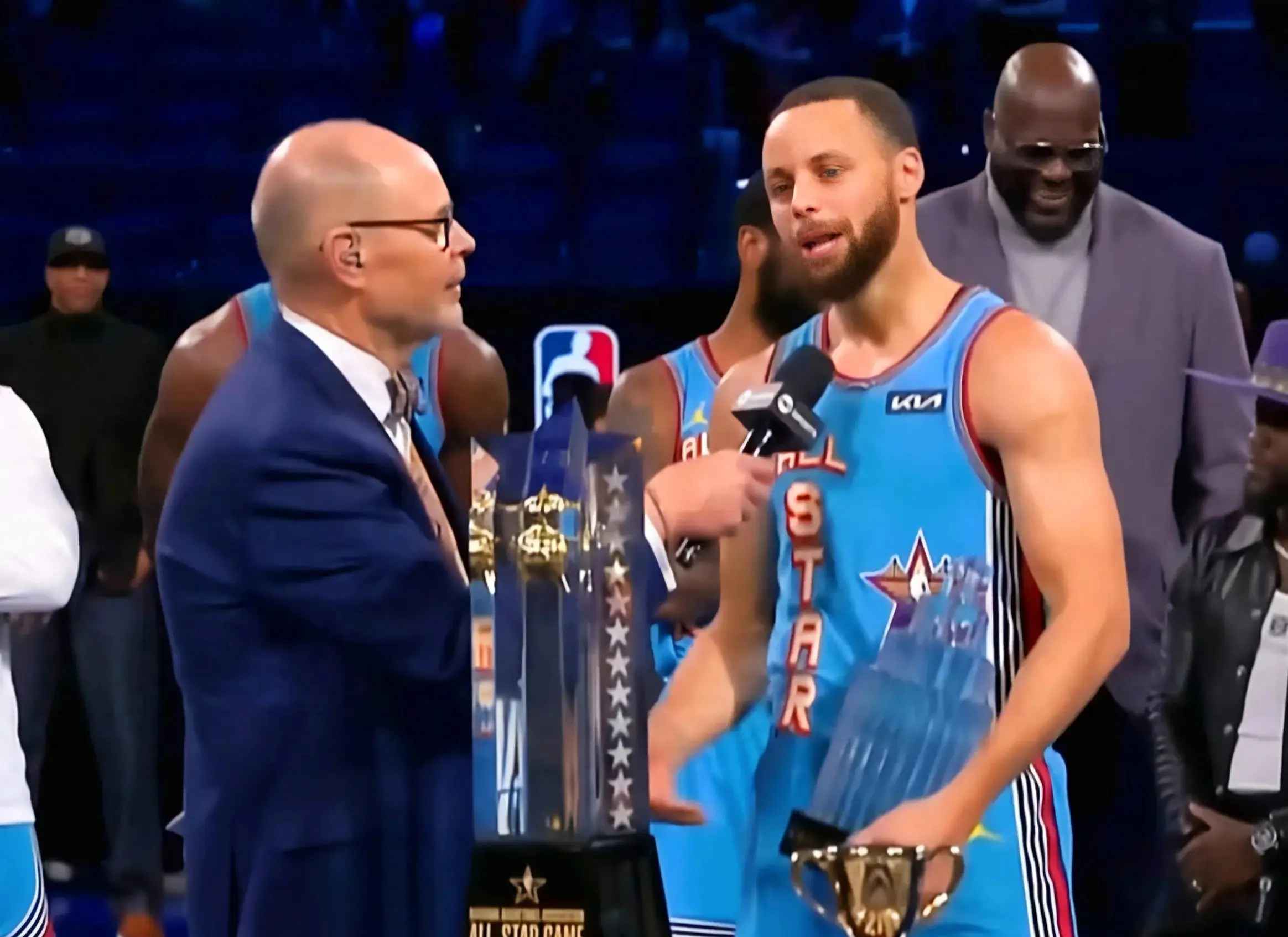 关于库里迎来生涯第2次总冠军，夺得NBA总决赛MVP的信息